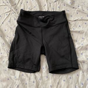 outdoor voices tech sweat 6" short in black